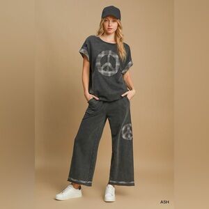 U10 Umgee Charcoal Peace Sign Lounge Set